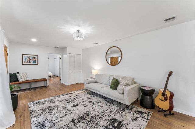 6100 W 88th Street, Overland Park, KS 66207