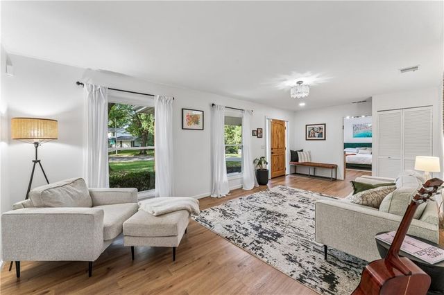 6100 W 88th Street, Overland Park, KS 66207