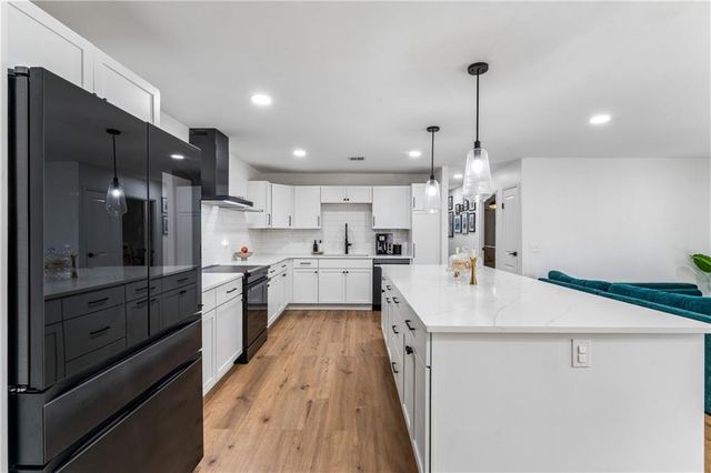 6100 W 88th Street, Overland Park, KS 66207