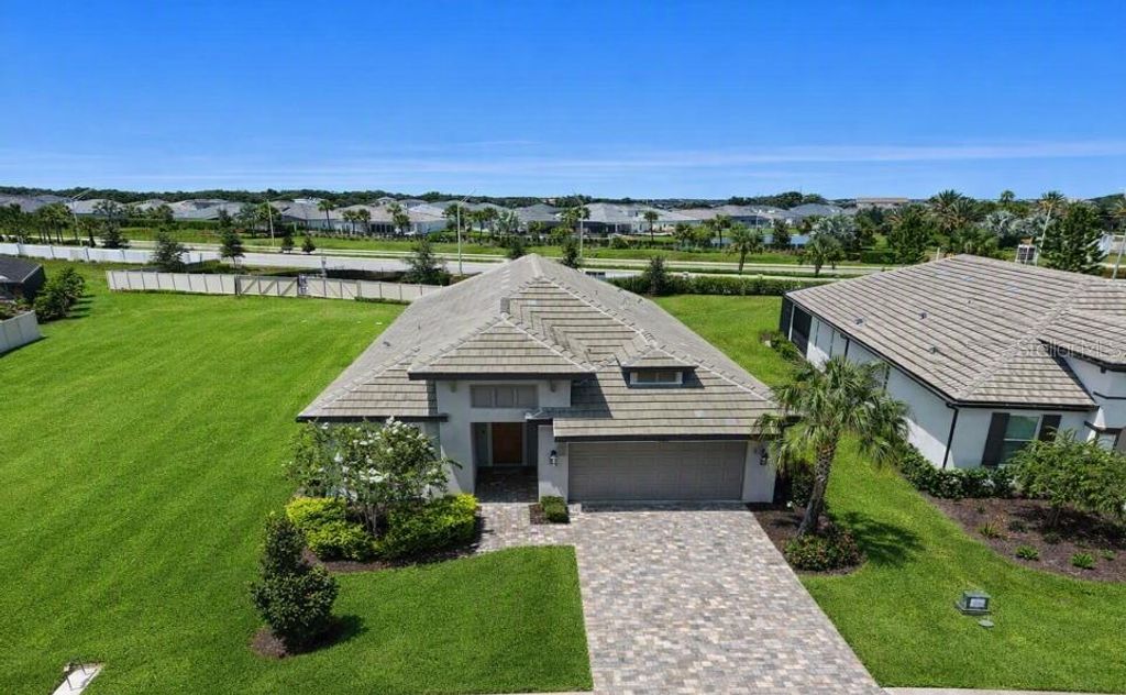 Image 2 of property listing at 17668 SAVORY MIST CIRCLE, Bradenton, FL 34211