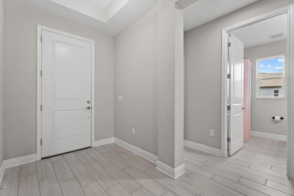 Image 4 of property listing at 17668 SAVORY MIST CIRCLE, Bradenton, FL 34211