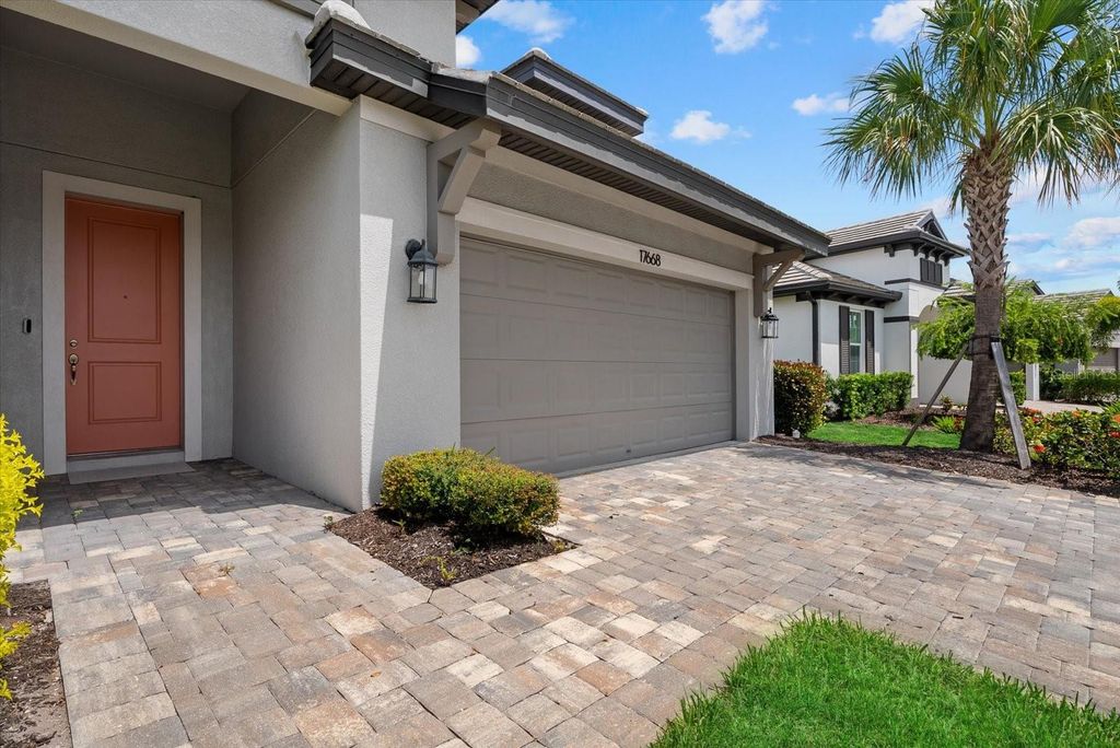 Image 36 of property listing at 17668 SAVORY MIST CIRCLE, Bradenton, FL 34211