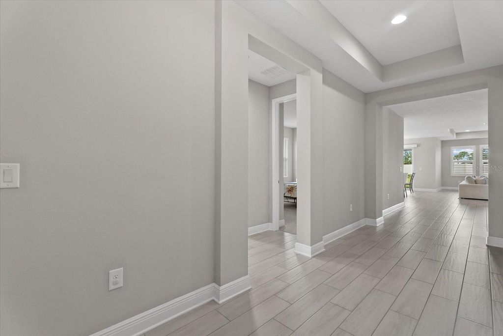 Image 5 of property listing at 17668 SAVORY MIST CIRCLE, Bradenton, FL 34211