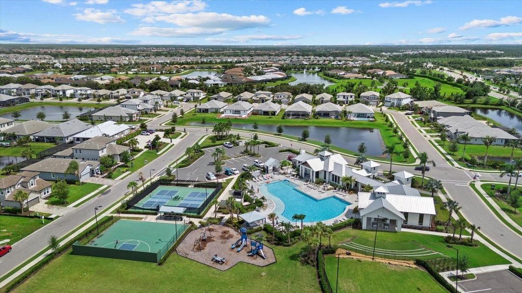 Image 45 of property listing at 17668 SAVORY MIST CIRCLE, Bradenton, FL 34211