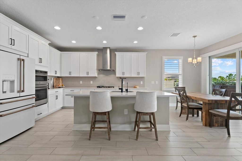 Image 7 of property listing at 17668 SAVORY MIST CIRCLE, Bradenton, FL 34211