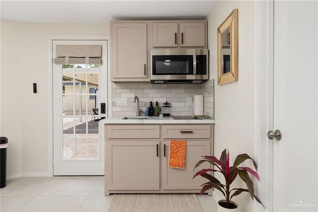 207 E Jackson Avenue, Mcallen, TX 78501