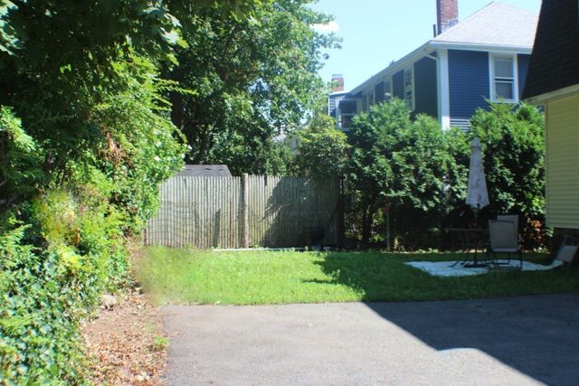 120 Glendale Rd 1, Quincy, MA 02169