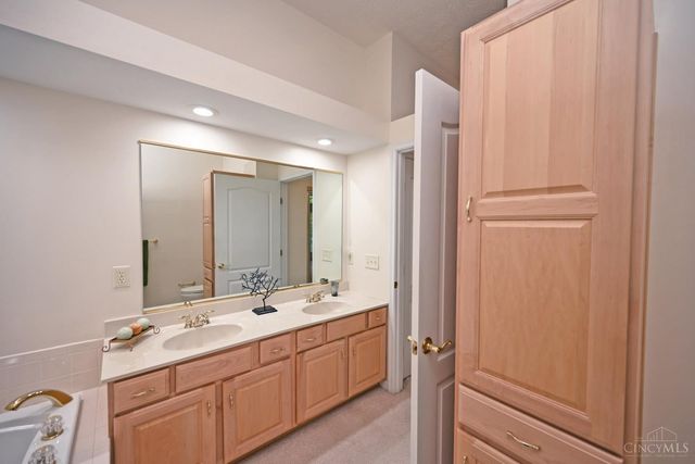 4272 Fontenay Drive, Mason, OH 45040