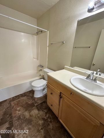 3803 S Queen Palm Drive, Tucson, AZ 85730