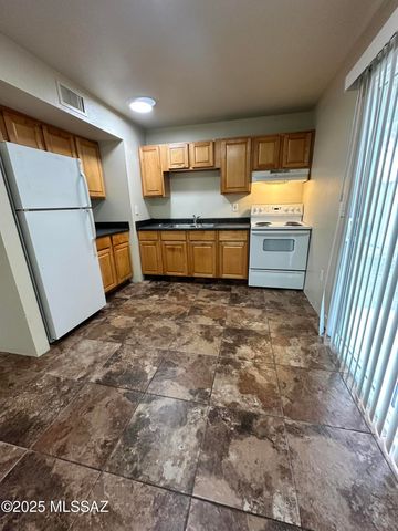 3803 S Queen Palm Drive, Tucson, AZ 85730