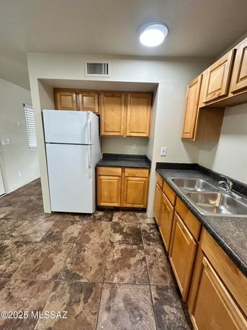 3803 S Queen Palm Drive, Tucson, AZ 85730