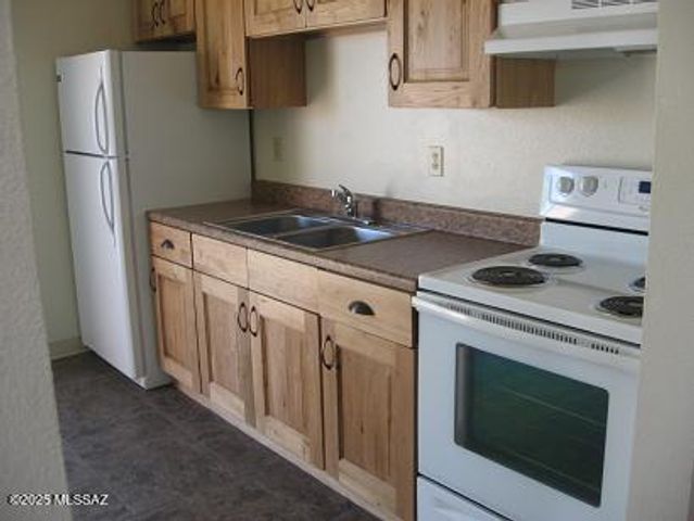 3803 S Queen Palm Drive, Tucson, AZ 85730