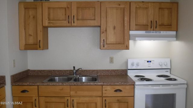 3803 S Queen Palm Drive, Tucson, AZ 85730