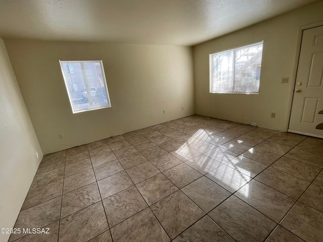 3803 S Queen Palm Drive, Tucson, AZ 85730
