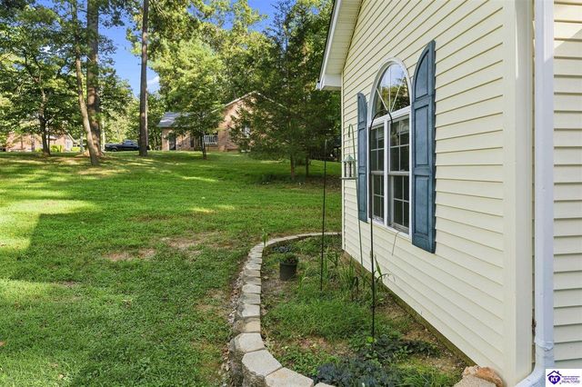 87 Pine Ridge Drive, Brandenburg, KY 40108