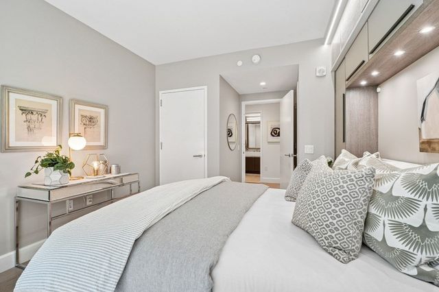 100 Lovejoy Wharf 5N, Boston, MA 02114