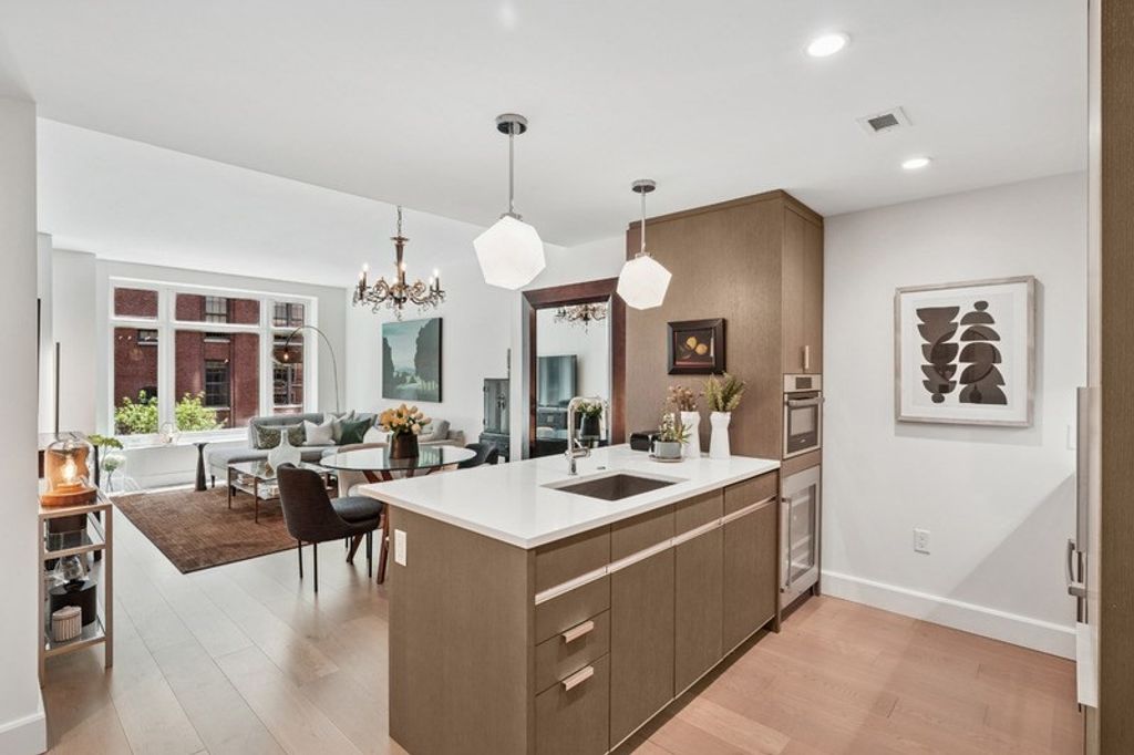 100 Lovejoy Wharf 5N, Boston, MA 02114