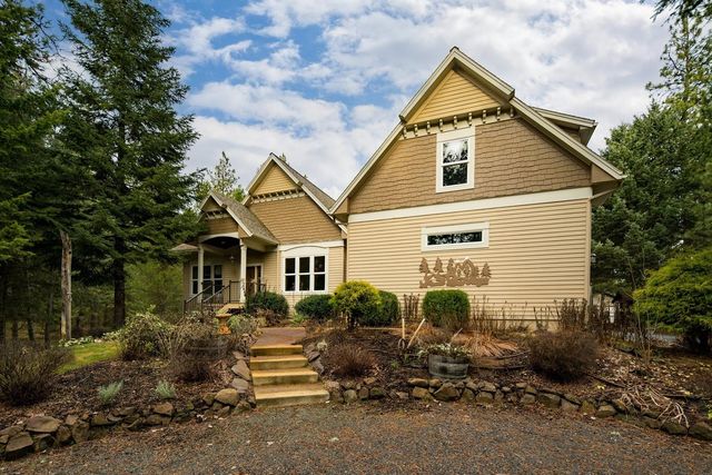 7001 E Chattaroy Rd, Chattaroy, WA 99003