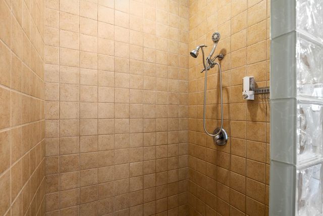 7001 E Chattaroy Rd, Chattaroy, WA 99003