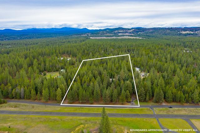 7001 E Chattaroy Rd, Chattaroy, WA 99003