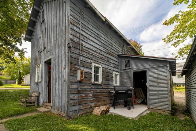 422 3rd Avenue, Baraboo, WI 53913