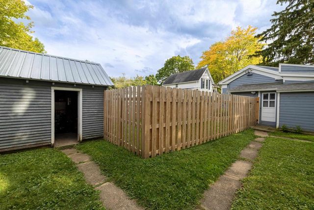 422 3rd Avenue, Baraboo, WI 53913