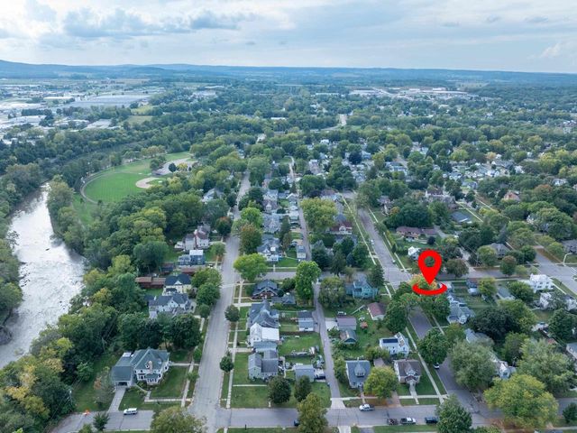 422 3rd Avenue, Baraboo, WI 53913