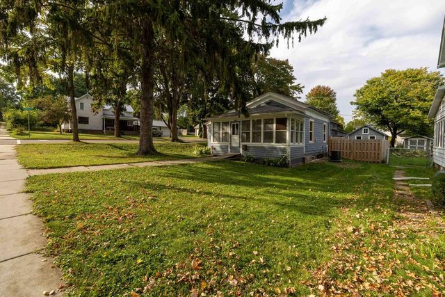 422 3rd Avenue, Baraboo, WI 53913