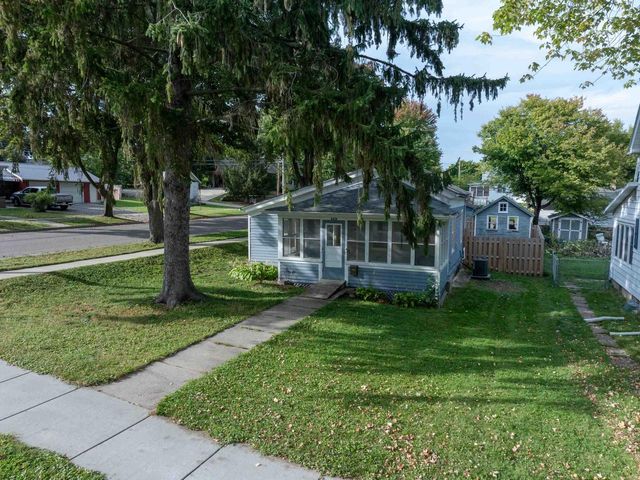 422 3rd Avenue, Baraboo, WI 53913