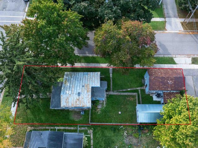 422 3rd Avenue, Baraboo, WI 53913