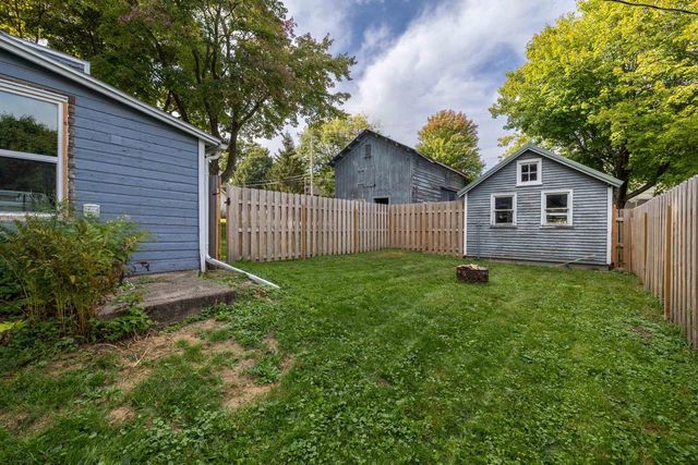 422 3rd Avenue, Baraboo, WI 53913