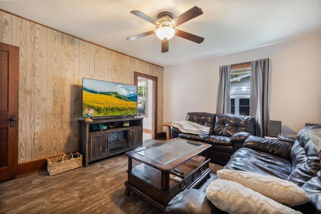 422 3rd Avenue, Baraboo, WI 53913