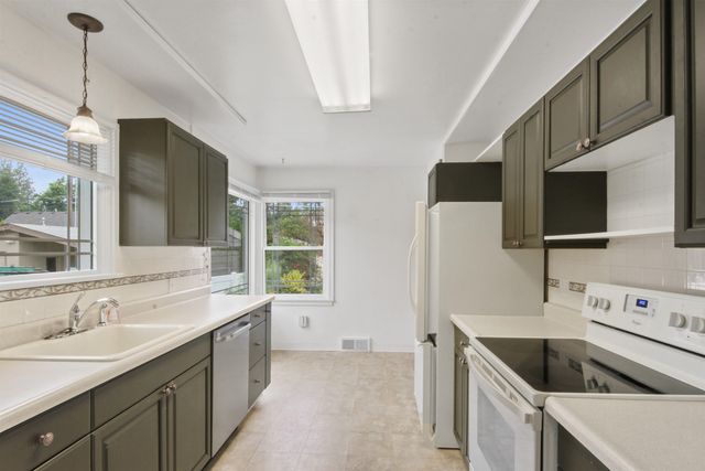 102 W 25TH Ave, Spokane, WA 99203