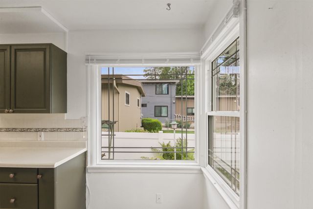 102 W 25TH Ave, Spokane, WA 99203