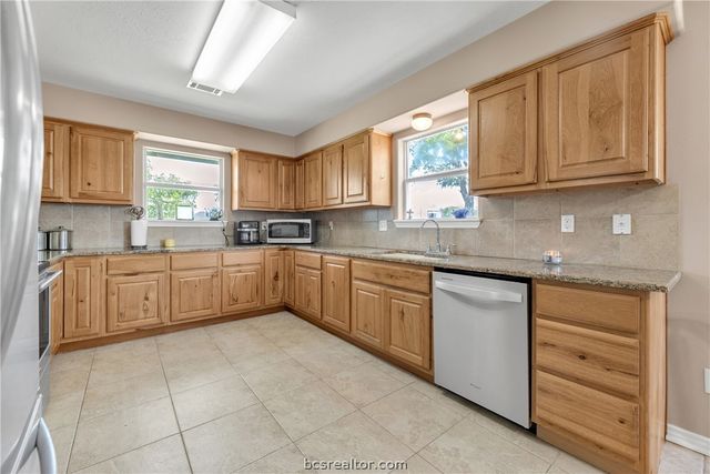 6981 County Road 108, Iola, TX 77861