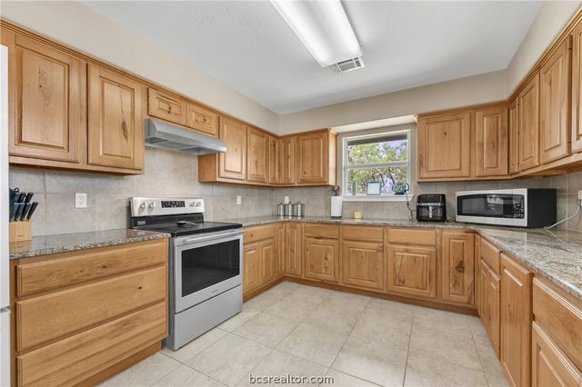 6981 County Road 108, Iola, TX 77861