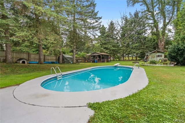 129 Wadsworth Road, Clay, NY 13212