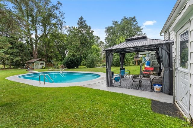 129 Wadsworth Road, Clay, NY 13212