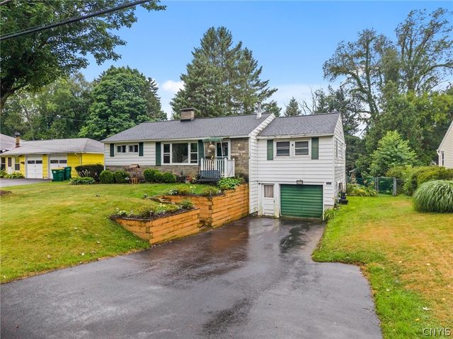 129 Wadsworth Road, Clay, NY 13212