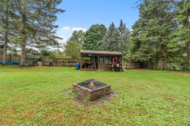 129 Wadsworth Road, Clay, NY 13212