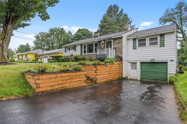 129 Wadsworth Road, Clay, NY 13212