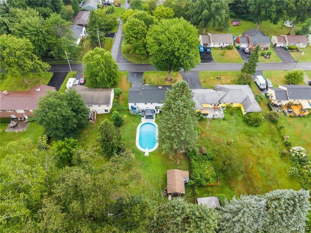129 Wadsworth Road, Clay, NY 13212