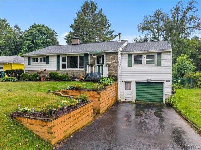 129 Wadsworth Road, Clay, NY 13212