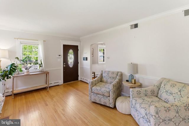 144 MAPLE SHADE AVE, Hamilton, NJ 08610