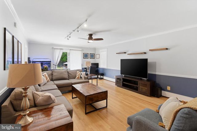 144 MAPLE SHADE AVE, Hamilton, NJ 08610