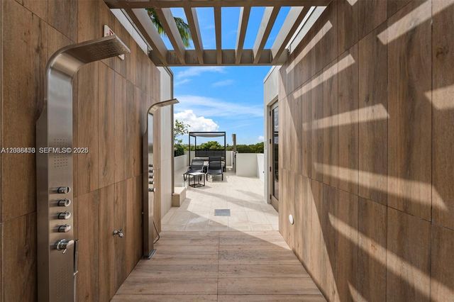 515 Valencia Avenue 802, Coral Gables, FL 33134