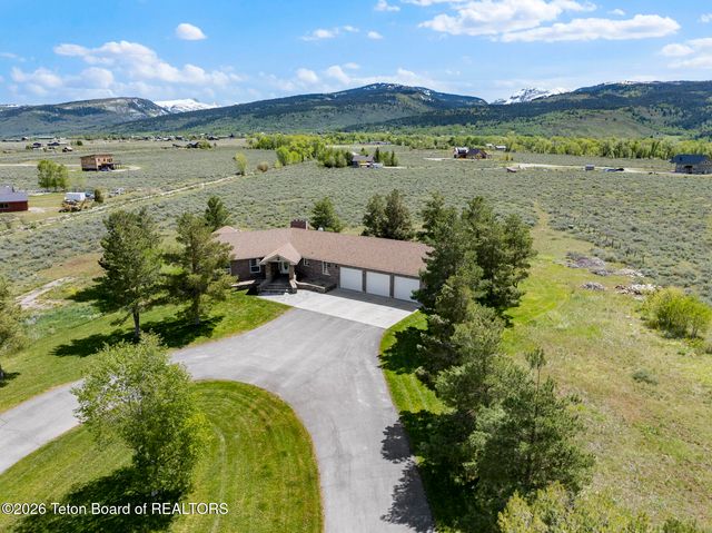 5335 FOX CREEK HOLLOW Road, Victor, ID 83455
