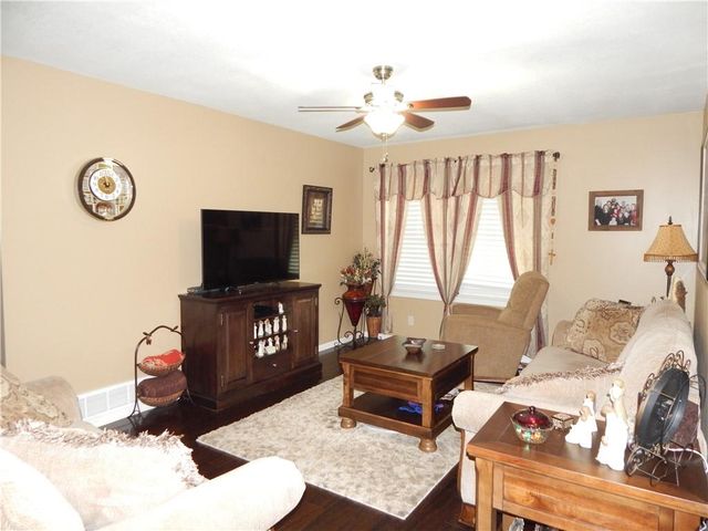 237 FAIRLANE Street, Lansing, KS 66043