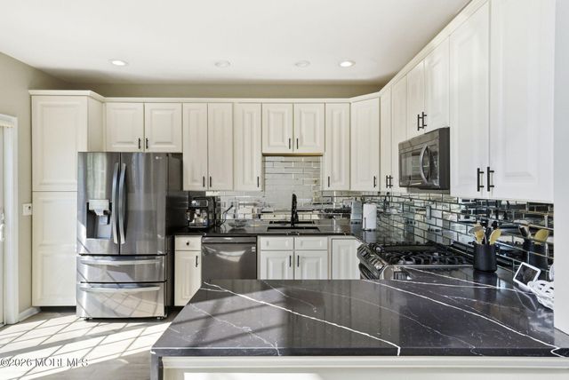 7 Demarest Drive, Manalapan, NJ 07726