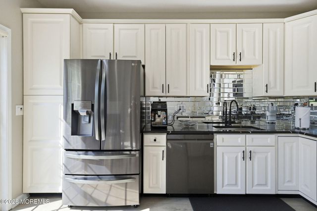 7 Demarest Drive, Manalapan, NJ 07726
